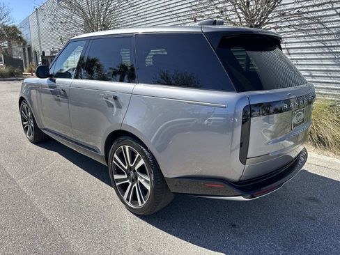 Certified 2023 Land Rover Range Rover SE image 3