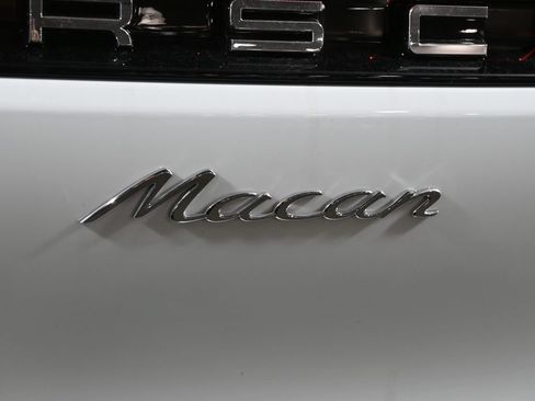 Used 2026 Porsche Macan AWD/4WD image 45
