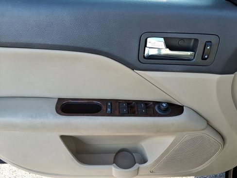 Used 2010 Ford Fusion SEL image 12
