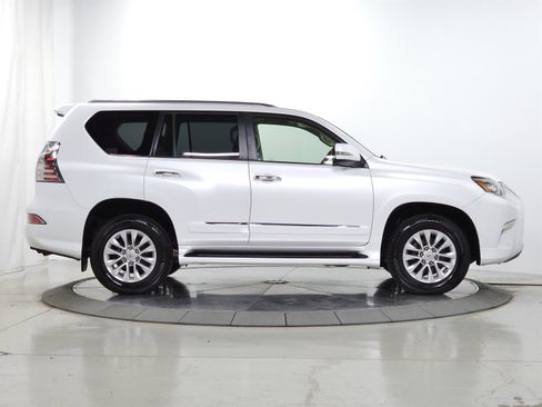Used 2014 Lexus GX 460 w/ Premium Package AWD/4WD image 9