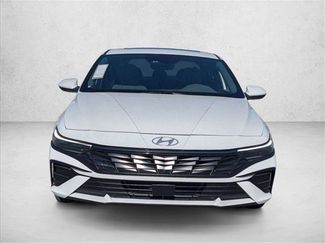 Used 2024 Hyundai Elantra SEL w/ Convenience Package video 2