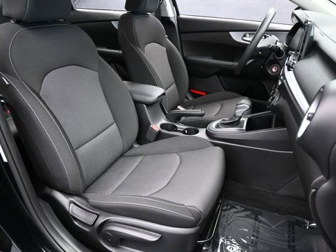Used 2023 Kia Forte LXS FWD image 40