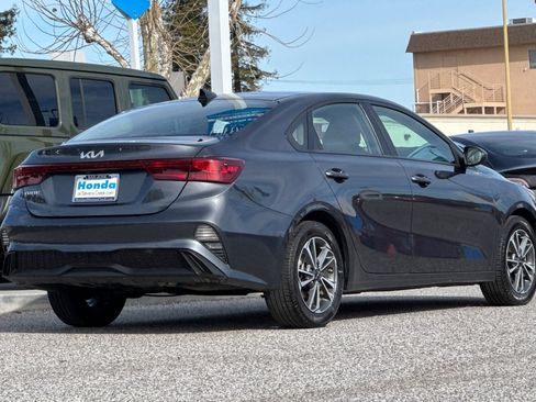 Used 2022 Kia Forte LXS image 8