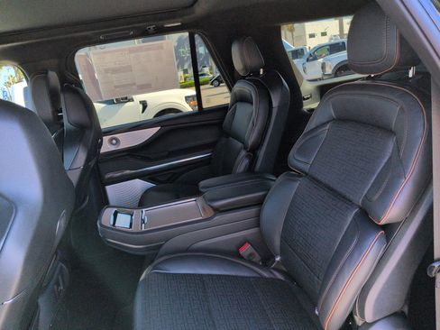 New 2026 Lincoln Navigator L Black Label AWD/4WD image 14