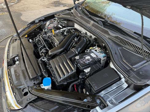 Used 2024 Volkswagen Jetta SE FWD image 36
