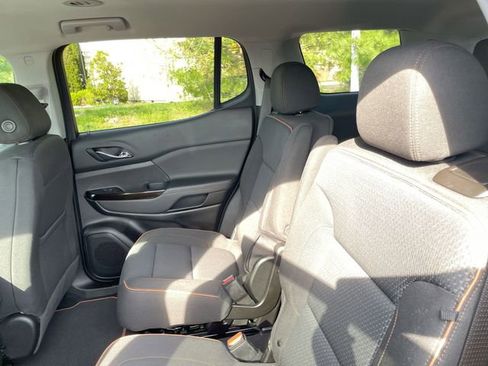 Used 2023 GMC Acadia AT4 AWD/4WD image 12
