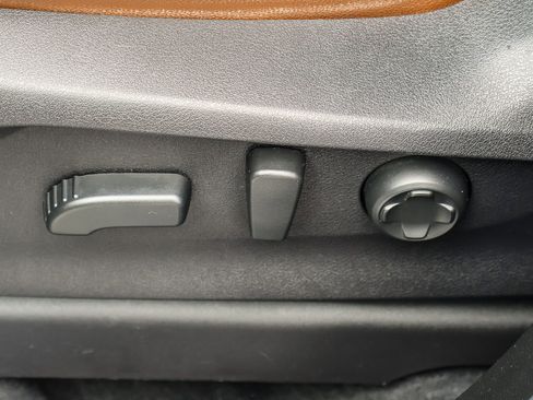 Used 2023 Subaru Ascent Touring image 13