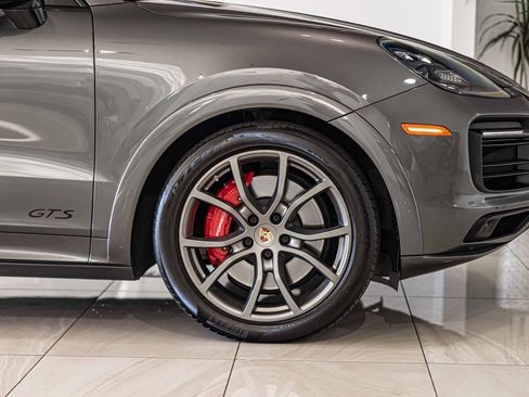Used 2021 Porsche Cayenne GTS image 10