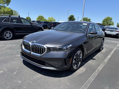 Certified 2025 BMW 540i xDrive AWD/4WD image 12
