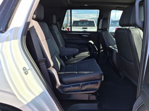 Used 2025 Chevrolet Tahoe Z71 w/ Z71 Off-Road Package AWD/4WD image 32