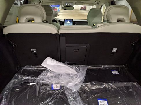 New 2026 Volvo XC60 B5 Ultra w/ Protection Package Premier image 28