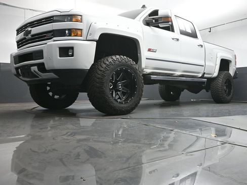 Used 2019 Chevrolet Silverado 2500 LTZ w/ Duramax Plus Package image 33