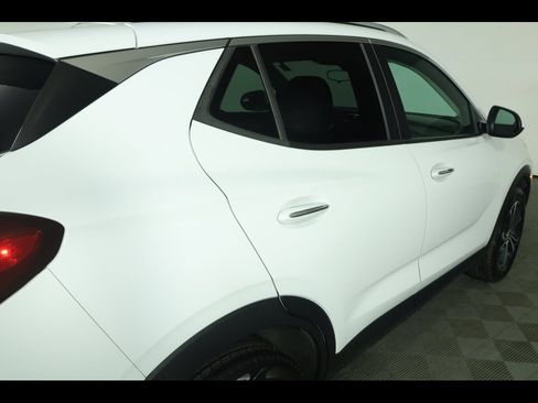 Used 2021 Buick Encore GX Select image 17