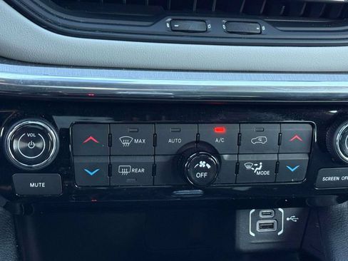 Used 2023 Jeep Compass Limited AWD/4WD image 25