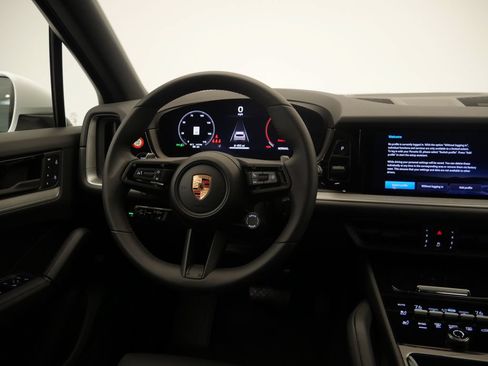 Certified 2026 Porsche Cayenne AWD/4WD image 38