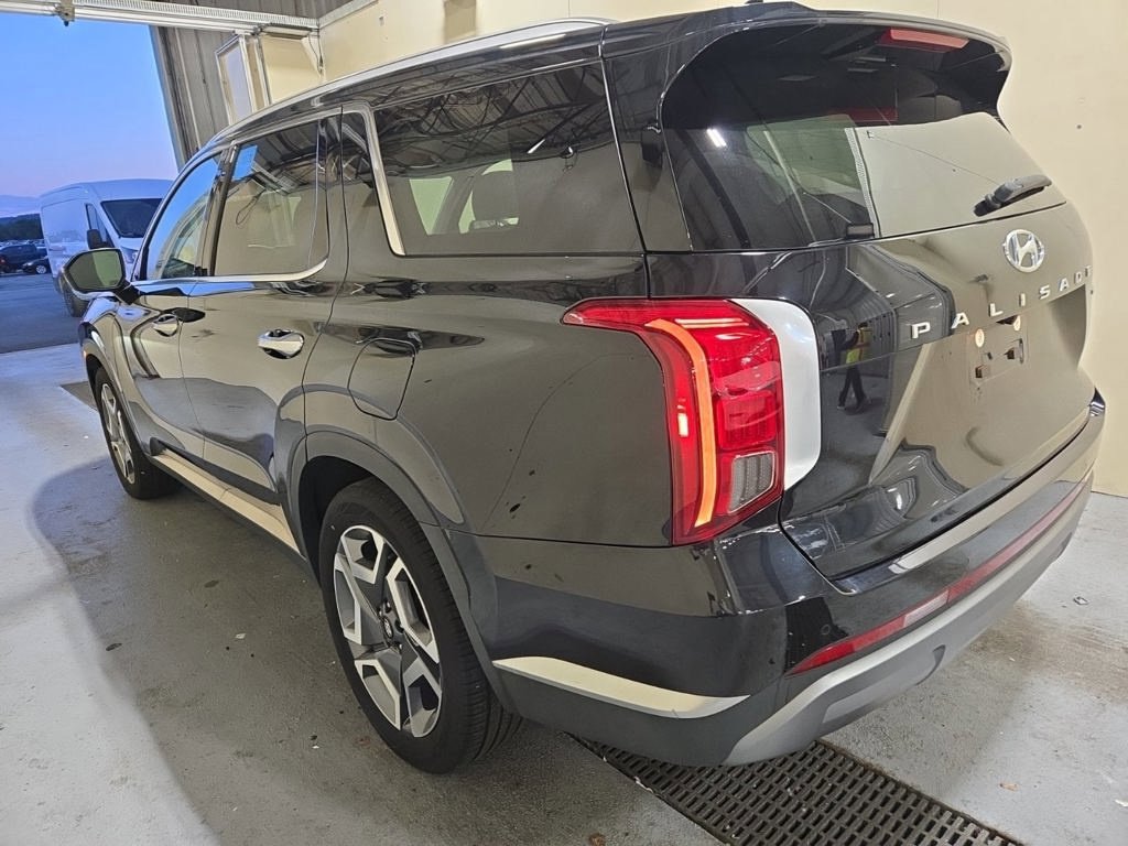 Used 2024 Hyundai Palisade Limited AWD/4WD image 16