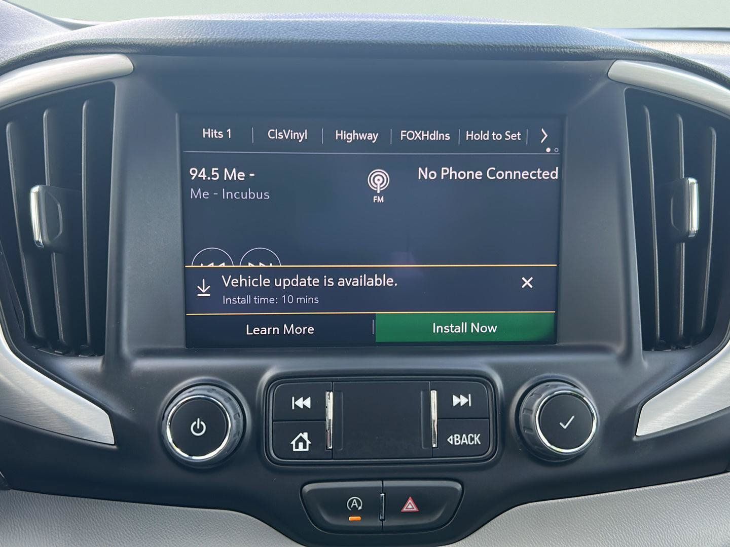 Used 2023 GMC Terrain SLT w/ Tech Package FWD image 15
