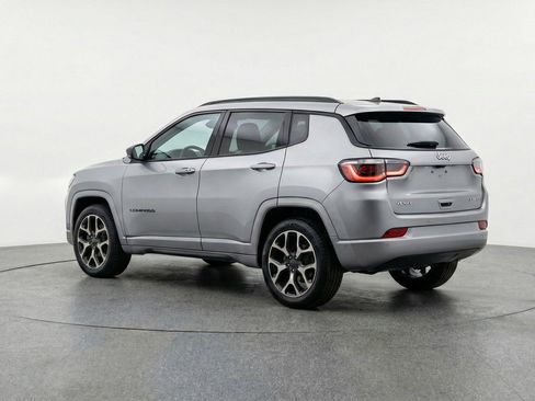 Used 2025 Jeep Compass Limited AWD/4WD image 6