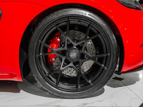 Used 2024 Porsche 718 Cayman GT4 RS image 13