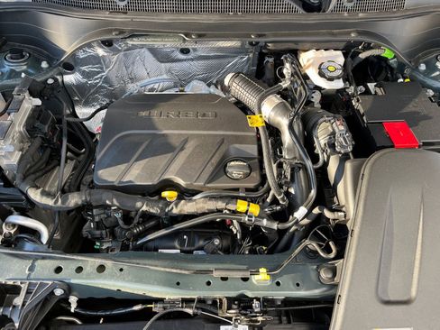 Used 2025 Chevrolet Trax LT image 30