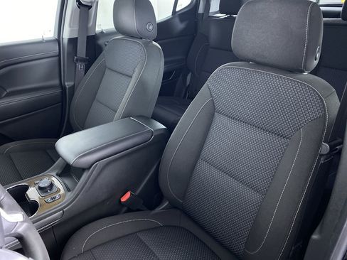 Certified 2023 GMC Acadia SLE w/ Driver Convenience Package image 10