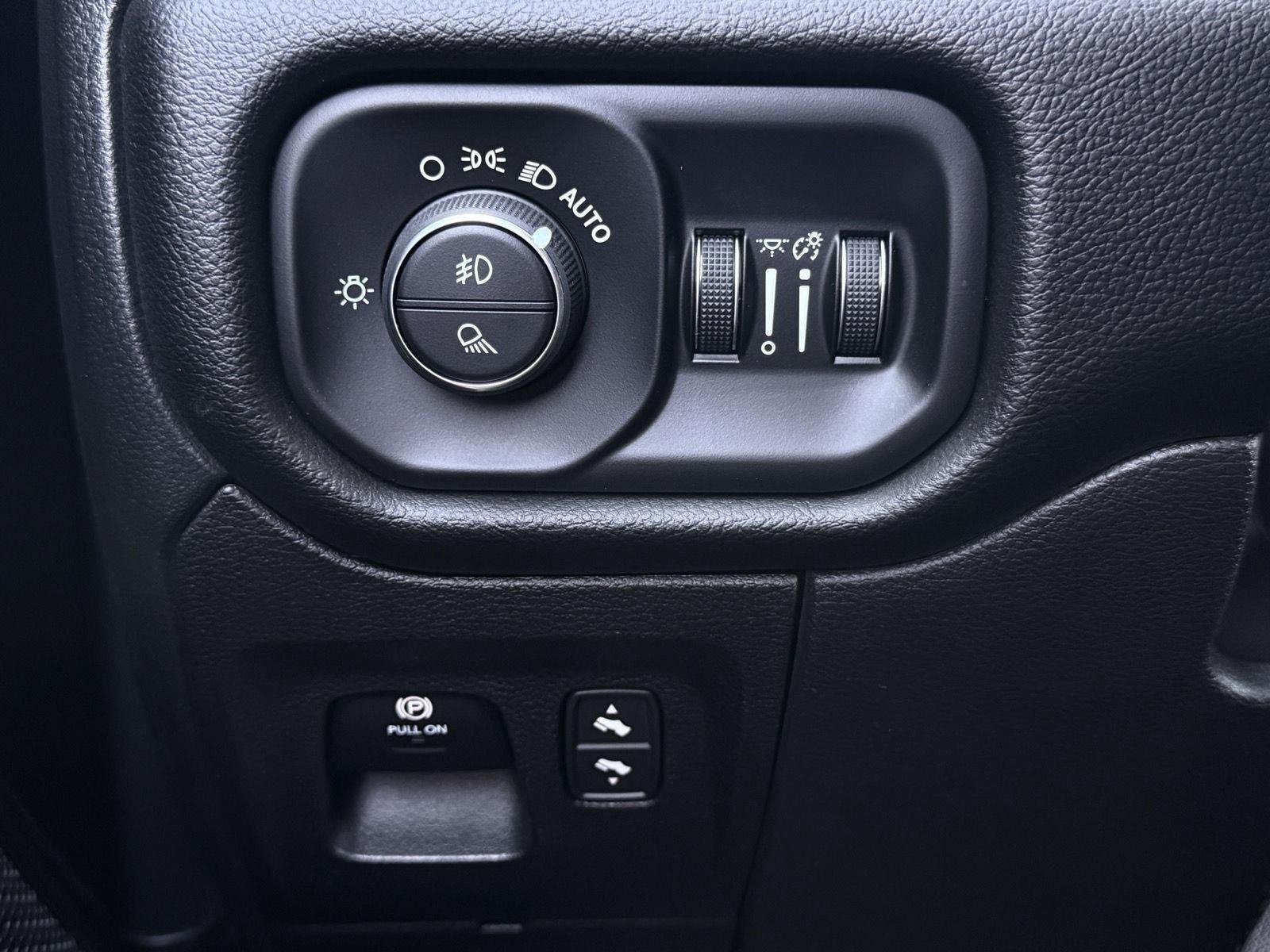 Used 2025 RAM 1500 RHO AWD/4WD image 22