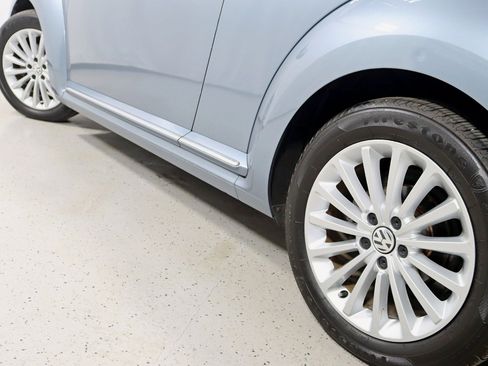 Used 2019 Volkswagen Beetle 2.0T S FWD image 11
