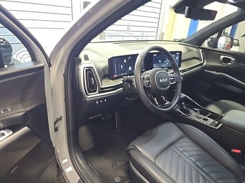 Used 2025 Kia Sorento SX Prestige AWD/4WD image 6