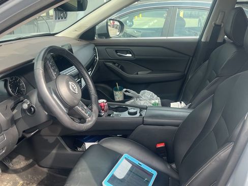 Used 2023 Nissan Rogue SL w/ SL Premium Package image 3