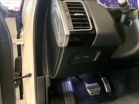 Used 2019 Land Rover Range Rover Sport Supercharged AWD/4WD image 29