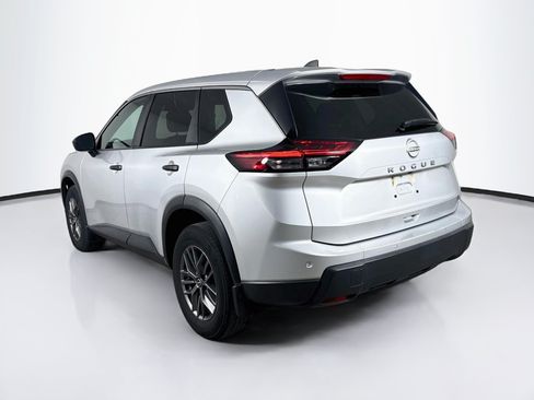 Used 2024 Nissan Rogue S FWD image 28