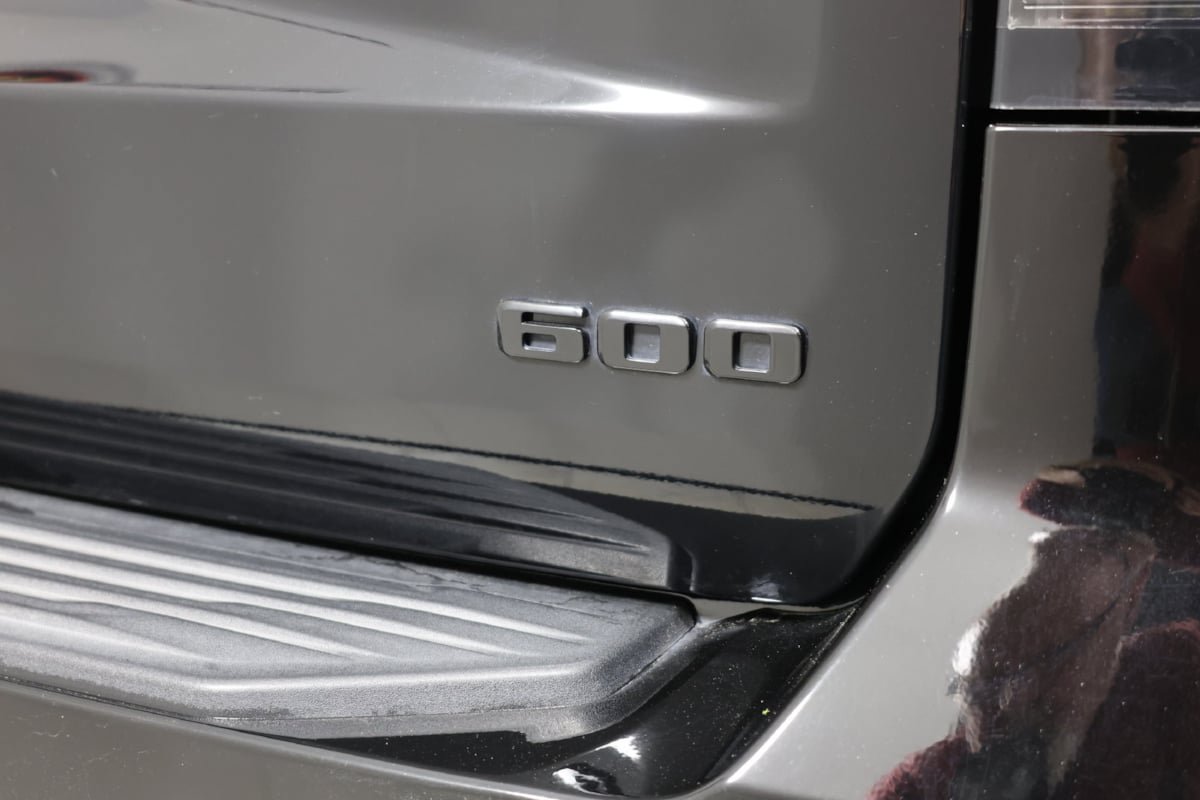 Used 2023 Cadillac Escalade ESV Sport Platinum w/ LPO, ONYX Package AWD/4WD image 17