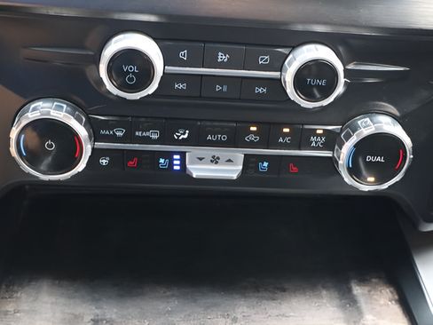 Used 2024 Ford F250 Lariat w/ FX4 Off-Road Package AWD/4WD image 14