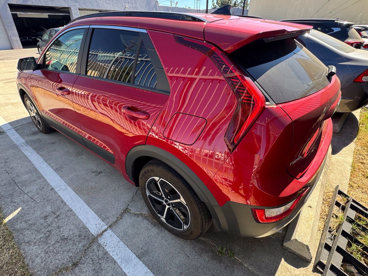 Used 2024 Kia Niro EX FWD image 4