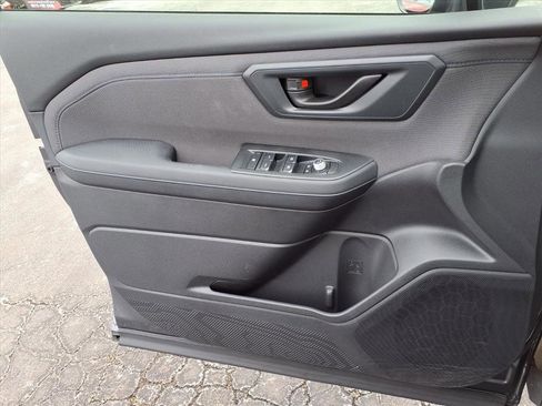 Used 2025 Subaru Forester Premium image 16