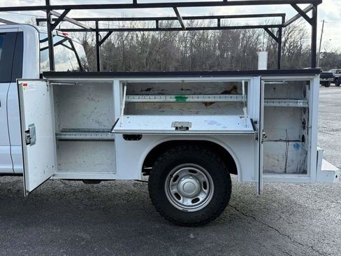 Used 2019 Ford F250 XL w/ Power Equipment Group image 6