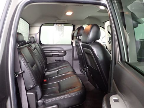 Used 2009 GMC Sierra 1500 SLE w/ Power Pack Plus AWD/4WD image 29