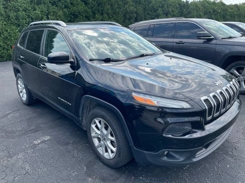 Used 2017 Jeep Cherokee Latitude FWD image 5
