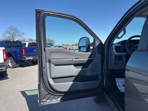 New 2026 Ford F350 XL w/ XL Chrome Package image 17