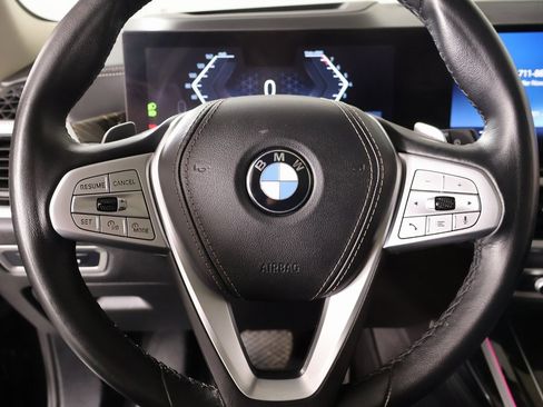 Used 2024 BMW X7 xDrive40i w/ Premium Package image 4
