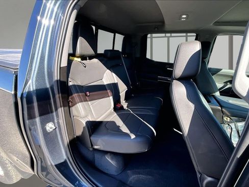 Used 2019 Chevrolet Silverado 1500 LTZ w/ LTZ Premium Package AWD/4WD image 28
