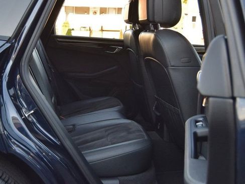 Used 2020 Porsche Macan image 31