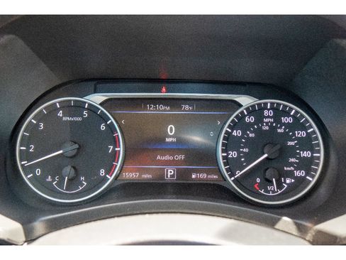 Used 2023 Nissan Sentra SR w/ SR Premium Package FWD image 23