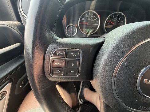 Used 2018 Jeep Wrangler Unlimited Sahara w/ Dual Top Group AWD/4WD image 22
