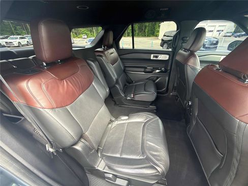 Used 2022 Ford Explorer Platinum w/ Technology Package AWD/4WD image 29