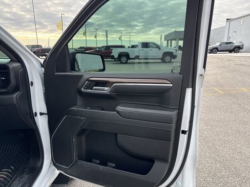 Used 2024 Chevrolet Silverado 1500 RST image 19