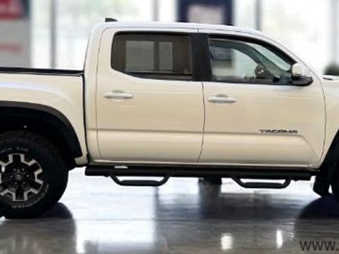 Used 2021 Toyota Tacoma TRD Off-Road w/ Technology Package image 7