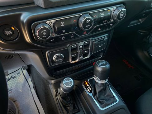 Used 2022 Jeep Wrangler Unlimited Sport image 19