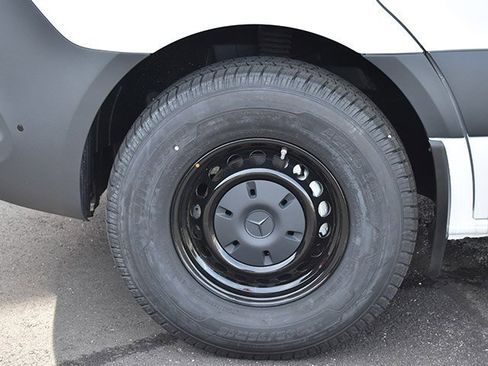 New 2025 Mercedes-Benz Sprinter 2500 image 12