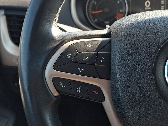 Used 2015 Jeep Cherokee Latitude AWD/4WD image 17